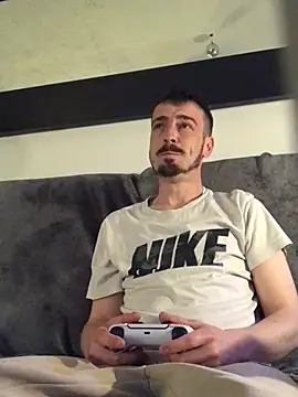 Snapshot of jaycoy22 chatting on 4, 4, 2026 jaycoy22 online show from 4, 4, 2026