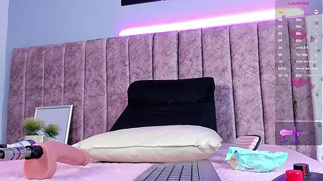 Niicolle Evanss online show from 7, 11, 2025