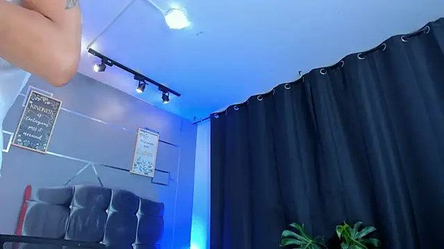 Snapshot of oliver_mr_ chatting on 20, 10, 2025 oliver mr online show from 20, 10, 2025