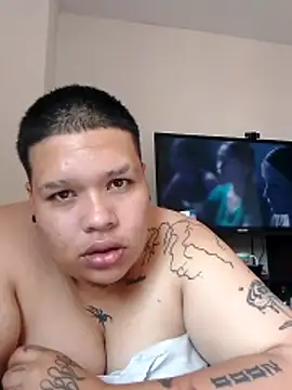 Snapshot of Yulian_bigclit7 chatting on 4, 4, 2026 Yulian bigclit7 online show from 4, 4, 2026