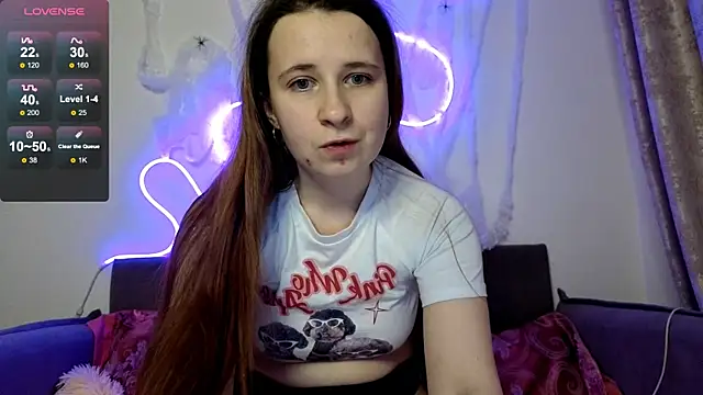 Snapshot of _Linett_ chatting on 2, 11, 2025 Linett online show from 2, 11, 2025