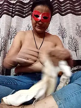 Snapshot of Gullapi chatting on 25, 11, 2025 Gullapi online show from 25, 11, 2025