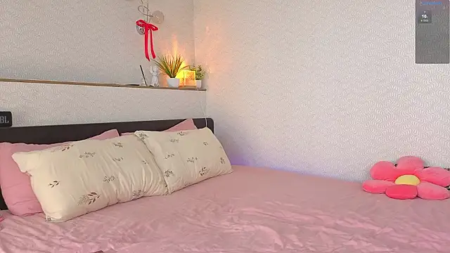 charlottacardi online show from 23, 2, 2026