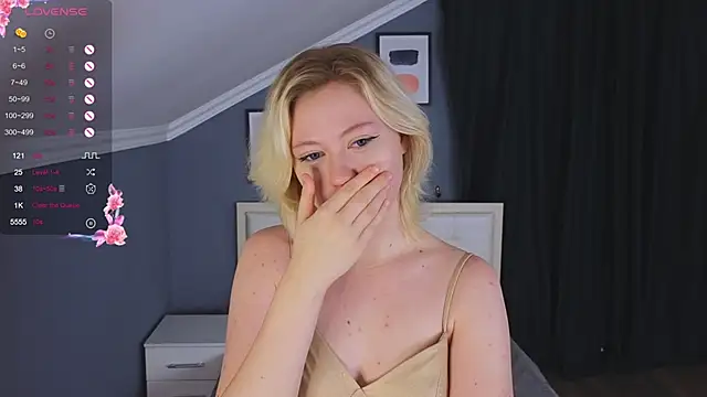 Snapshot of Violet_Willis chatting on 1, 10, 2025 Violet Willis online show from 1, 10, 2025