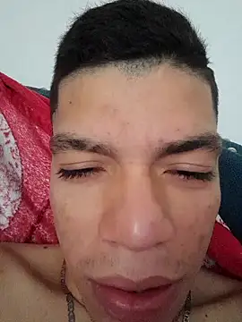 Snapshot of andres_sant chatting on 28, 10, 2025 andres sant online show from 28, 10, 2025