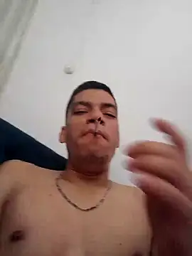 Snapshot of andres_sant chatting on 29, 10, 2025 andres sant online show from 29, 10, 2025