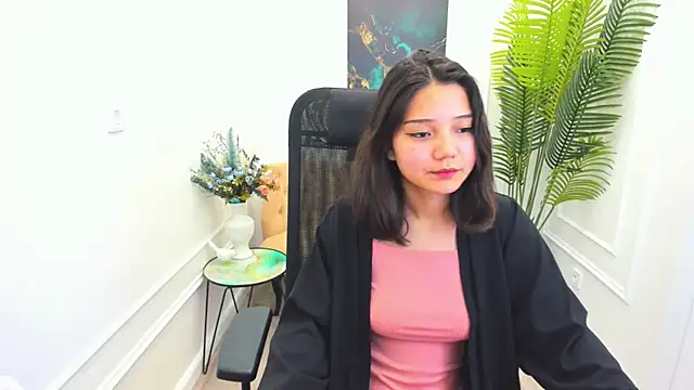 Snapshot of ElliVensda chatting on 4, 10, 2025 ElliVensda online show from 4, 10, 2025