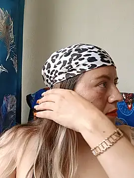 Snapshot of Hannah-colx chatting on 3, 7, 2026 Hannah-colx online show from 3, 7, 2026
