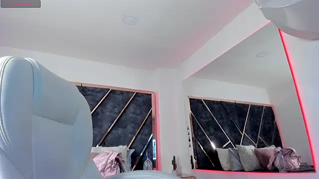 SusanaHenao online show from 18, 3, 2026