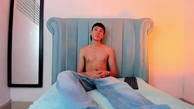 Snapshot of LittleDanny_ chatting on 13, 3, 2026 LittleDanny online show from 13, 3, 2026