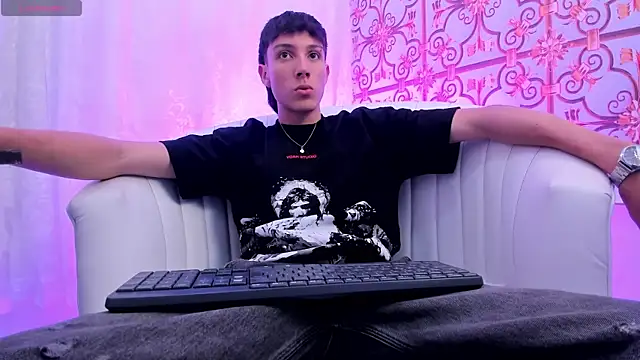 Snapshot of LittleDanny_ chatting on 17, 3, 2026 LittleDanny online show from 17, 3, 2026