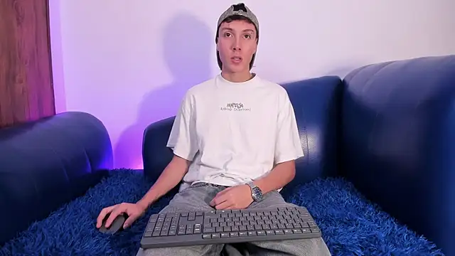 Snapshot of LittleDanny_ chatting on 25, 4, 2026 LittleDanny online show from 25, 4, 2026