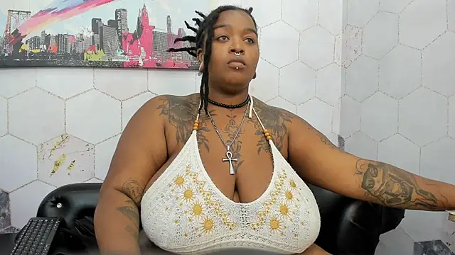 Snapshot of Anaa_Fuentess chatting on 12, 9, 2025 Anaa Fuentess online show from 12, 9, 2025