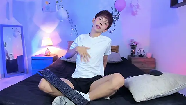 Snapshot of Hyunjin_Son chatting on 28, 4, 2026 Hyunjin Son online show from 28, 4, 2026