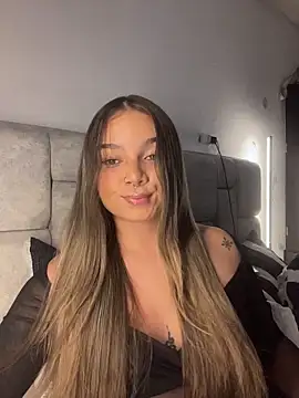 Snapshot of AnnyLopezzz_ chatting on 2, 4, 2026 AnnyLopezzz online show from 2, 4, 2026