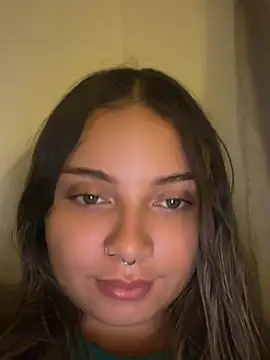 Snapshot of AnnyLopezzz_ chatting on 8, 4, 2026 AnnyLopezzz online show from 8, 4, 2026