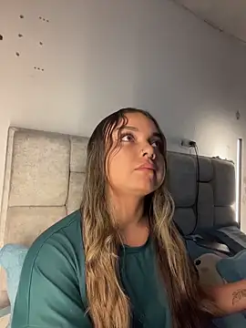 Snapshot of AnnyLopezzz_ chatting on 14, 4, 2026 AnnyLopezzz online show from 14, 4, 2026