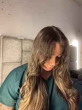 Snapshot of AnnyLopezzz_ chatting on 17, 4, 2026 AnnyLopezzz online show from 17, 4, 2026