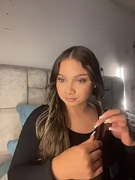 Snapshot of AnnyLopezzz_ chatting on 22, 4, 2026 AnnyLopezzz online show from 22, 4, 2026