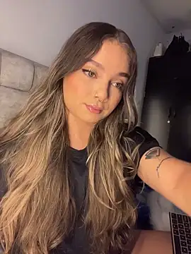 Snapshot of AnnyLopezzz_ chatting on 24, 4, 2026 AnnyLopezzz online show from 24, 4, 2026