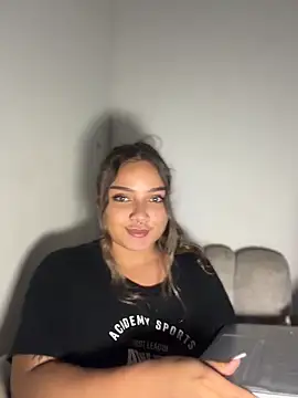 Snapshot of AnnyLopezzz_ chatting on 25, 4, 2026 AnnyLopezzz online show from 25, 4, 2026
