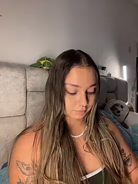 Snapshot of AnnyLopezzz_ chatting on 5, 6, 2026 AnnyLopezzz online show from 5, 6, 2026