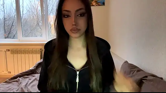 Leaf Unto online show from 8, 11, 2025