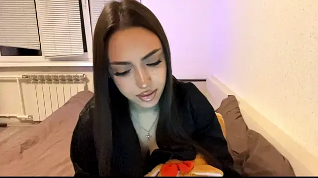 Leaf Unto online show from 15, 11, 2025