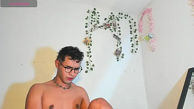 Snapshot of cute_sammy_1 chatting on 25, 9, 2025 cute sammy 1 online show from 25, 9, 2025