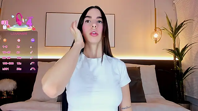 Snapshot of SolAvelar chatting on 15, 12, 2025 SolAvelar online show from 15, 12, 2025