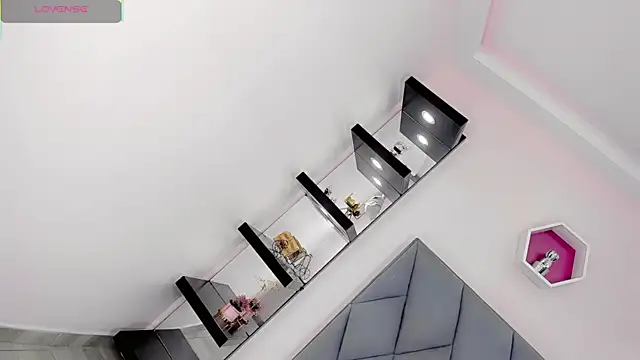 Snapshot of Amira_Ember chatting on 27, 11, 2025 Amira Ember online show from 27, 11, 2025