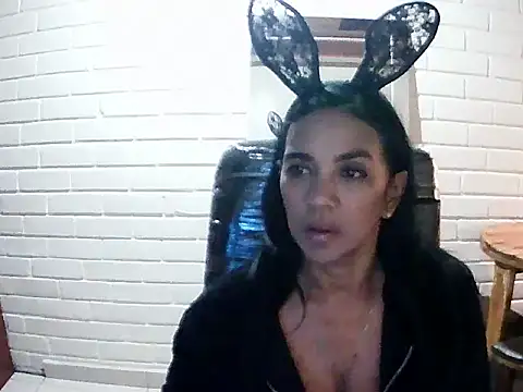 Snapshot of MiiaVelasquez chatting on 16, 10, 2025 MiiaVelasquez online show from 16, 10, 2025