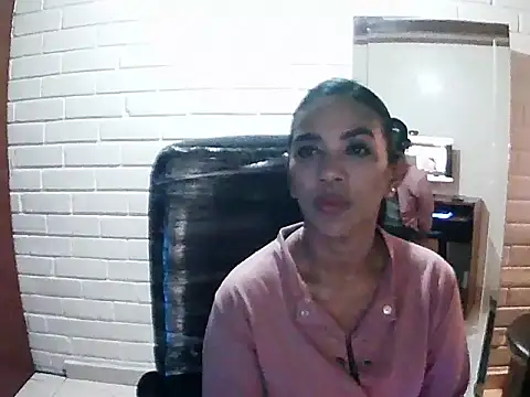 Snapshot of MiiaVelasquez chatting on 17, 10, 2025 MiiaVelasquez online show from 17, 10, 2025