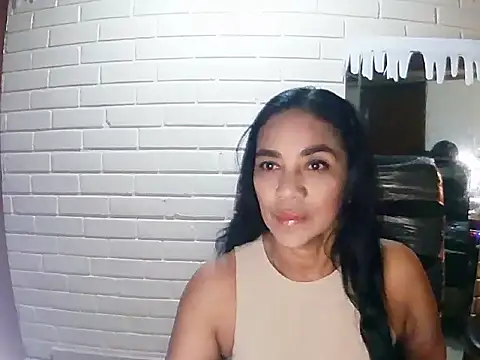 Snapshot of MiiaVelasquez chatting on 8, 11, 2025 MiiaVelasquez online show from 8, 11, 2025