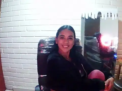 Snapshot of MiiaVelasquez chatting on 10, 11, 2025 MiiaVelasquez online show from 10, 11, 2025