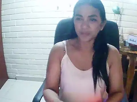 Snapshot of MiiaVelasquez chatting on 25, 11, 2025 MiiaVelasquez online show from 25, 11, 2025