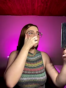 Snapshot of CoraVibes chatting on 18, 11, 2025 CoraVibes online show from 18, 11, 2025