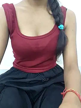 Snapshot of cute_parii_ chatting on 12, 9, 2025 cute parii online show from 12, 9, 2025