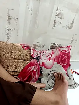 Snapshot of cute_parii_ chatting on 18, 9, 2025 cute parii online show from 18, 9, 2025