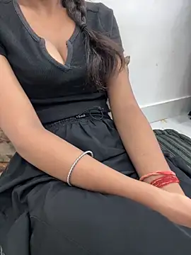 Snapshot of cute_parii_ chatting on 1, 10, 2025 cute parii online show from 1, 10, 2025