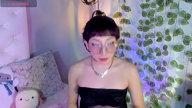 Snapshot of Lexyy_Bluee chatting on 9, 4, 2026 Lexyy Bluee online show from 9, 4, 2026