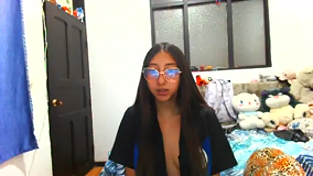 Snapshot of Nanilux chatting on 22, 10, 2025 Nanilux online show from 22, 10, 2025