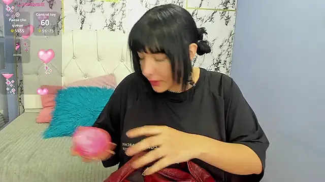 Itsuki N online show from 19, 11, 2025