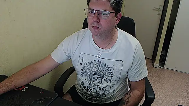 blueandwhite1 online show from 9, 12, 2024