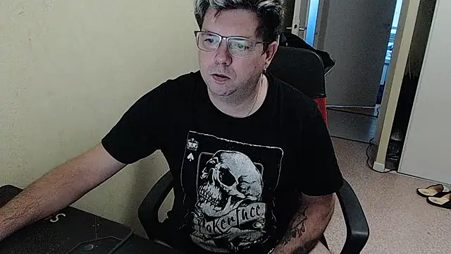 blueandwhite1 online show from 30, 12, 2024