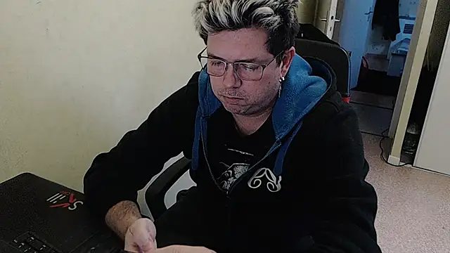 blueandwhite1 online show from 31, 12, 2024