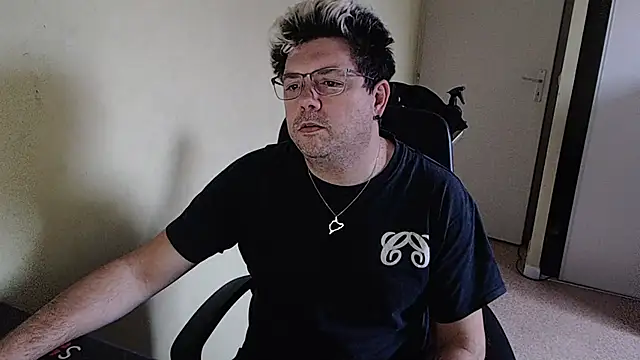 blueandwhite1 online show from 2, 1, 2025