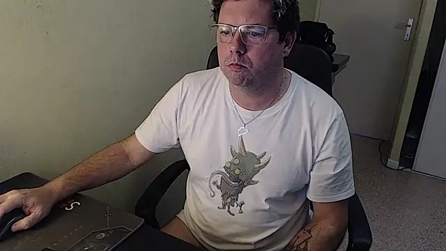 blueandwhite1 online show from 14, 1, 2025