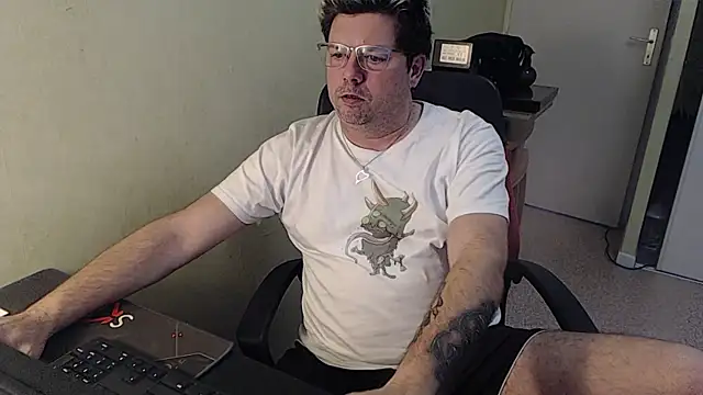 blueandwhite1 online show from 16, 1, 2025