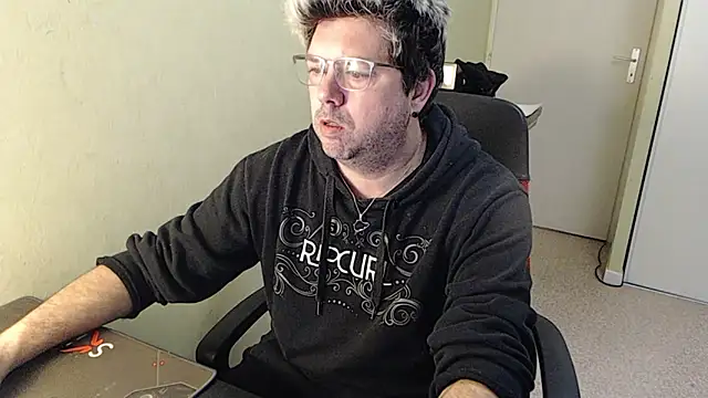 blueandwhite1 online show from 26, 1, 2025